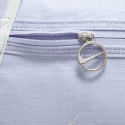 Bolsa Nike Gym Club - Retro Mujer (24 L) -Futbol Tienda bolsa nike gym club retro mujer 24 l oxygen purple sail topaz gold 3