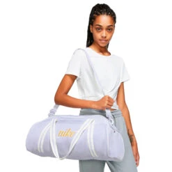 Bolsa Nike Gym Club - Retro Mujer (24 L) -Futbol Tienda bolsa nike gym club retro mujer 24 l oxygen purple sail topaz gold 4
