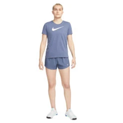 Camiseta Nike Dri-Fit Swoosh Mujer 9 Camiseta Nike Dri-Fit Swoosh Mujer -Futbol Tienda camiseta nike dri fit swoosh mujer diffused blue white 3