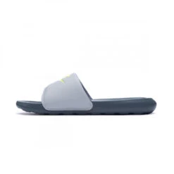 Chanclas Nike Victori One -Futbol Tienda chanclas nike victori one grey fog volt smoke grey 2