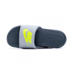 Chanclas Nike Victori One -Futbol Tienda chanclas nike victori one grey fog volt smoke grey 4